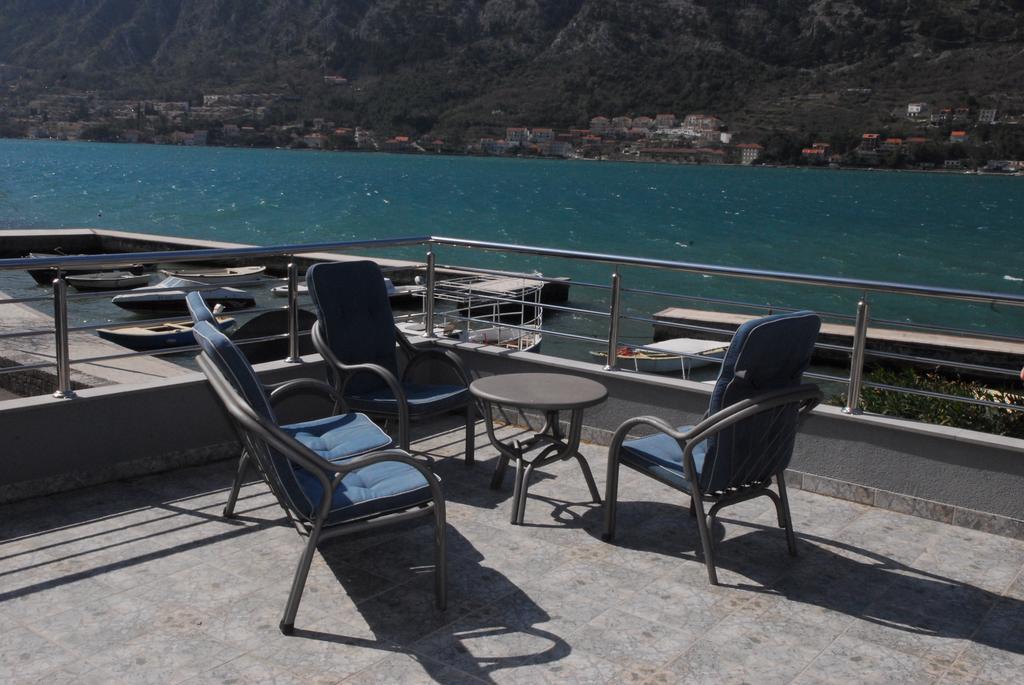 Bjelica Apartments Kotor Bagian luar foto