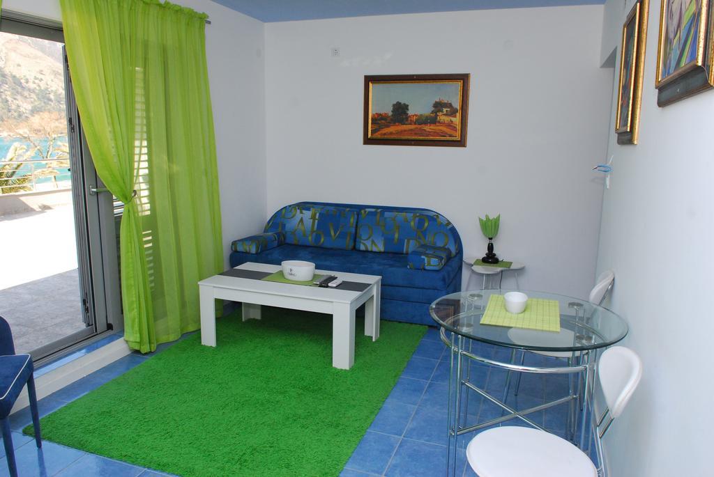 Bjelica Apartments Kotor Bagian luar foto