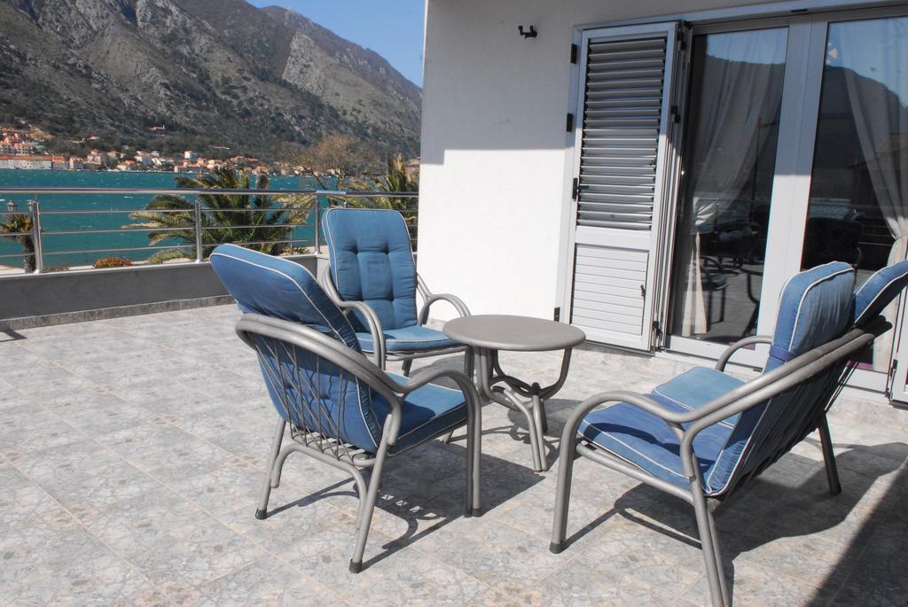 Bjelica Apartments Kotor Bagian luar foto