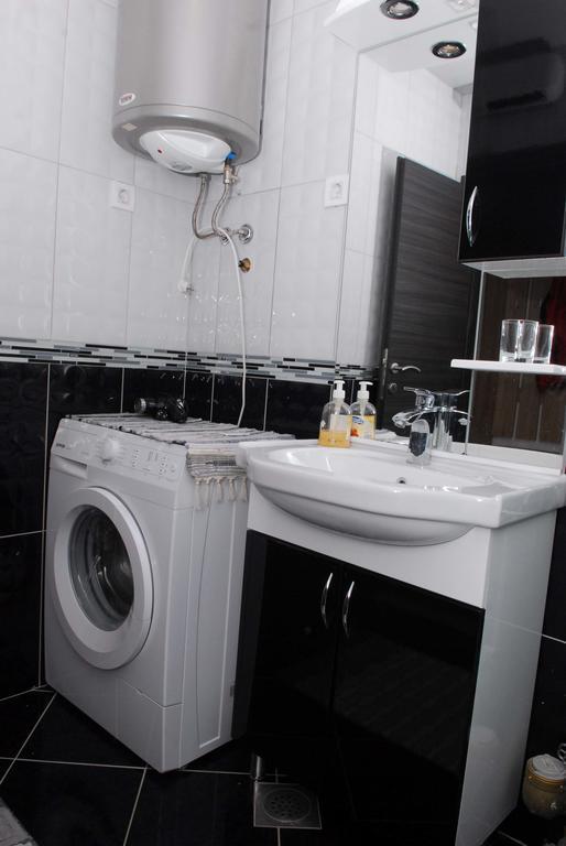 Bjelica Apartments Kotor Bagian luar foto