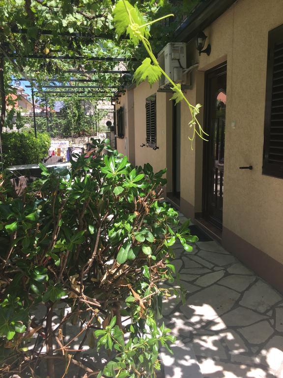 Bjelica Apartments Kotor Bagian luar foto